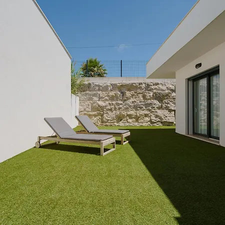 בית נופש Arkadie With Private Pool לוריניה